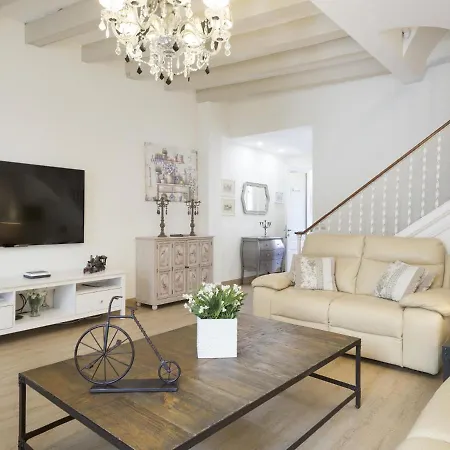 Villa Spaces House-4 Bedrooms, 3 Bathrooms, Large Terrace, Jacuzzi, Center-beach