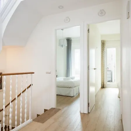 Spaces House-4 Bedrooms, 3 Bathrooms, Large Terrace, Jacuzzi, Center-beach Villa