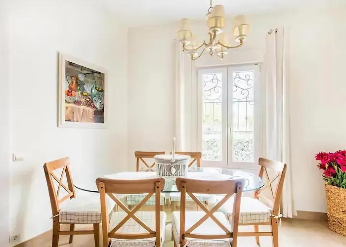 Spaces House-4 Bedrooms, 3 Bathrooms, Large Terrace, Jacuzzi, Center-beach Willa Sitges
