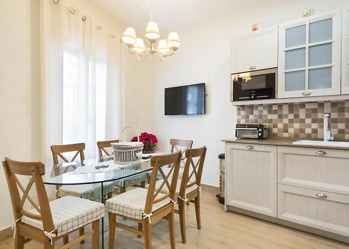 Spaces House-4 Bedrooms, 3 Bathrooms, Large Terrace, Jacuzzi, Center-beach Willa *