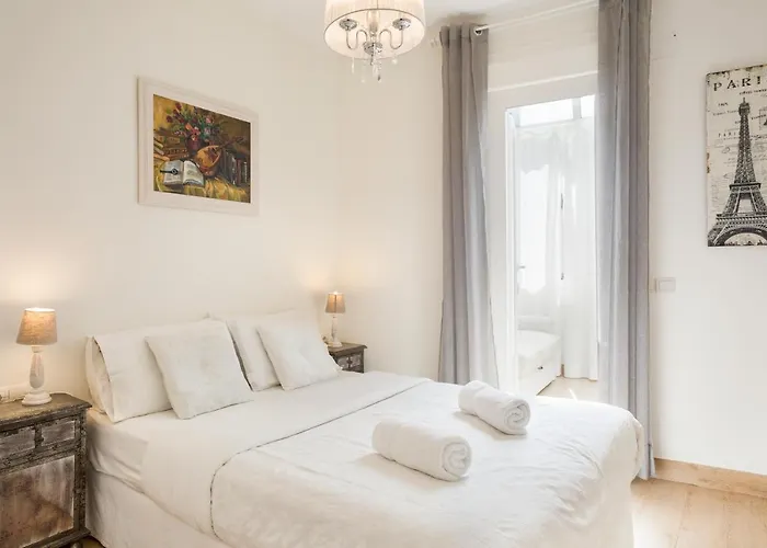 Spaces House-4 Bedrooms, 3 Bathrooms, Large Terrace, Jacuzzi, Center-beach Willa Sitges
