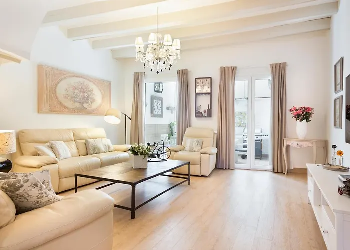 Spaces House-4 Bedrooms, 3 Bathrooms, Large Terrace, Jacuzzi, Center-beach Willa Sitges